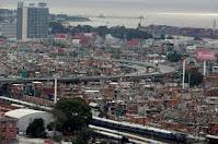 La libertad atrasa: En los suburbios de la dictadura