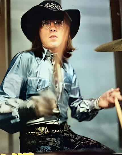 Efemérides del Rock y Heavy Metal: Qué pasó un 24 de Octubre Efemérides del Rock y Heavy Metal: Qué pasó un 24 de Octubre