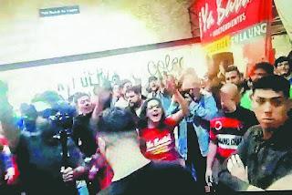 Que libertad tan rara, no huele a libros, huele a bala Que libertad tan rara, no huele a libros, huele a bala