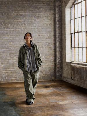 Redefiniendo el Khaki: Dockers y TRANSNOMADICA Celebran un Clásico Intemporal Dockers Alpha Khaki,Dockers,vintage,TRANSNOMADICA,Dockers x Transnomadica,moda masculina,ropa militar vintage,tendencias en moda masculina, tendencias otoño invierno, estilo casual,inspiración militar, estilo unisex, moda y comodidad,