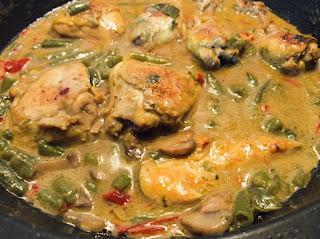 Pollo con verduras al curry