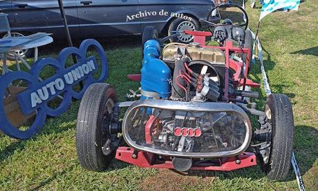 Auto Union 1000 S con su chasis y sin su carrocería Auto Union 1000 S con su chasis y sin su carrocería