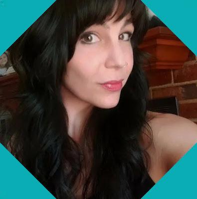 Las terroríficas esculturas dinosaurianas de Jennifer Sloan