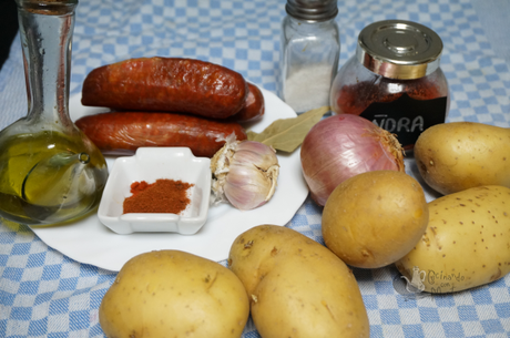 Guiso de patatas con chorizo Guiso de patatas con chorizo