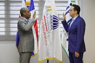 Sigmund Freund juramenta a Gregorio Montero y confía modernizará el INAP. Sigmund Freund juramenta a Gregorio Montero y confía modernizará el INAP.