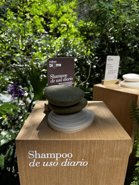 Shampoo en barra uso diario Biome natura siberica cosméticos cómo se usa precio donde se compra