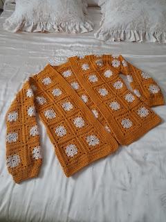 DEMASIADA LANA DEL MISMO COLOR........ (2) CHAQUETA DE GRANNYS