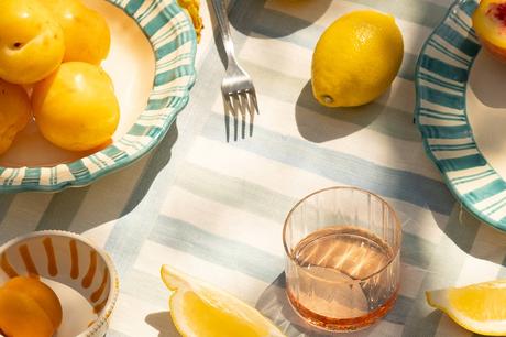 ¿Dónde ir de viaje en 2024? Nuestros 10 Destinos mesa en italia