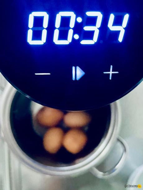 Huevos escalfados (sous vide) exquisita y mundana sencillez