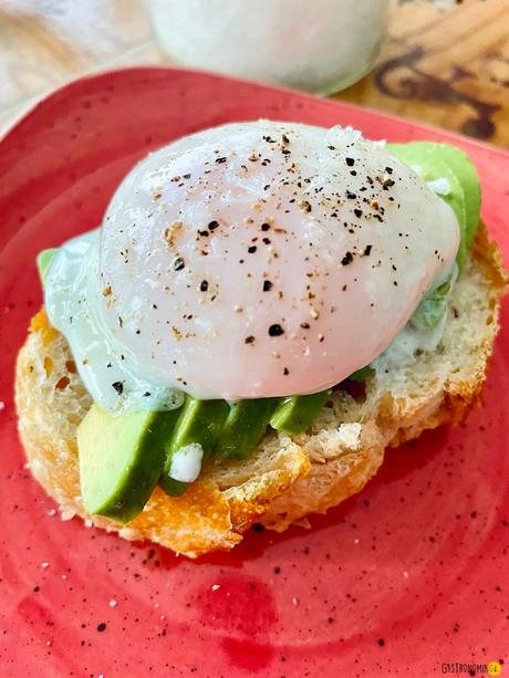 Huevos escalfados (sous vide) exquisita y mundana sencillez