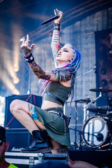 Mujeres en el Metal Extremo: Rompiendo Barreras y Redefiniendo el Género