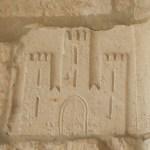 Las primeros escudos de Castilla y León, en la Catedral de Santander