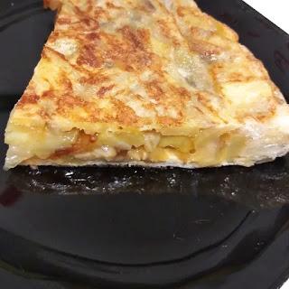 TORTILLA DE PATATAS Y BERENJENA