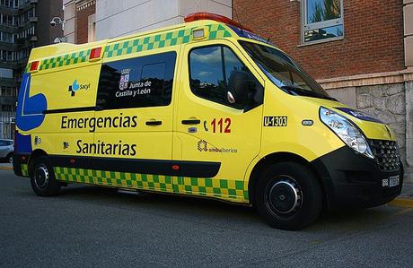 Herida una joven en la colisión entre un turismo y un patinete en Valladolid