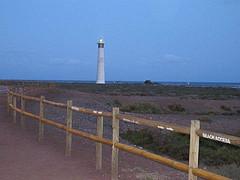 Faro en la playa de Morro Jable