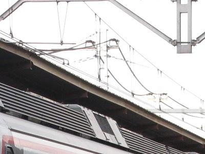 Ferroadivinanza: gris y rayas