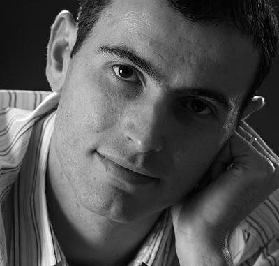 CULTURAMAS: ENTREVISTA A ROBERTO ALIAGA