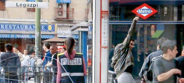 Detienen a un hombre que vendía papeles falsos a inmigrantes en Madrid