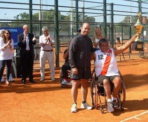 BUENOS DUEÑOS DE CASA