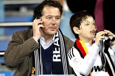 El dinero y poder para los blancos.