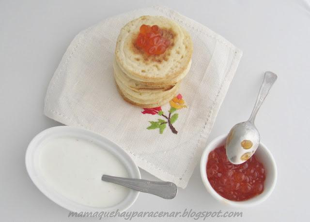 BLINIS CON CAVIAR DE TRUCHA