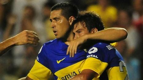 Riquelme, una bocanada de aire puro en el maltrecho fútbol argentino