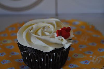 Cupcake de chocolate con frosting de Champán... Cupcake de chocolate con frosting de Champán...