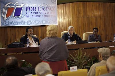 Dialogo de Fidel Castro con intelectuales que asisten la XXI Feria Internacional del Libro