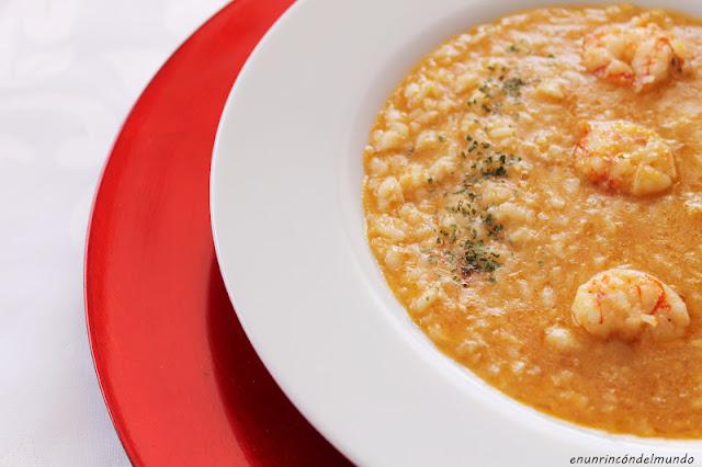 Arroz meloso con merluza y gambas