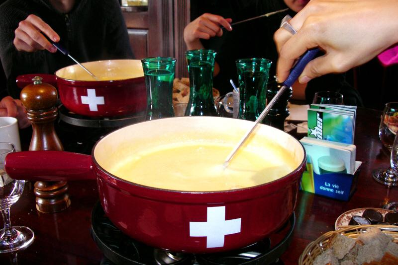 Archivo:Swiss fondue 2.jpg