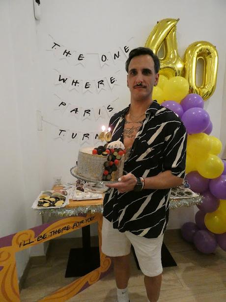 Tarta para Paris 40 Cumpleaños. Sin Huevo