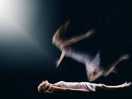 Neurólogos revelan qué experimentan las personas antes de morir