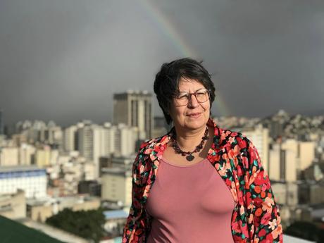 Tejer con la palabra | Con la soltura de las aves en vuelo Tejer con la palabra | Con la soltura de las aves en vuelo