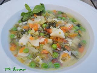 SOPA DE VERDURAS Y MERLUZA