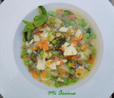 SOPA DE VERDURAS Y MERLUZA