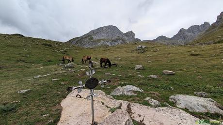 Cruz próxima al refugio del Meicín