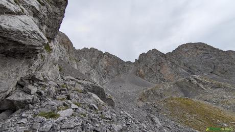 Hacia la Pasada del Siete por Joyos de Cueva Palacios