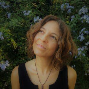 SUEÑOS ENTRE CENIZAS - MARÍA SURÉ