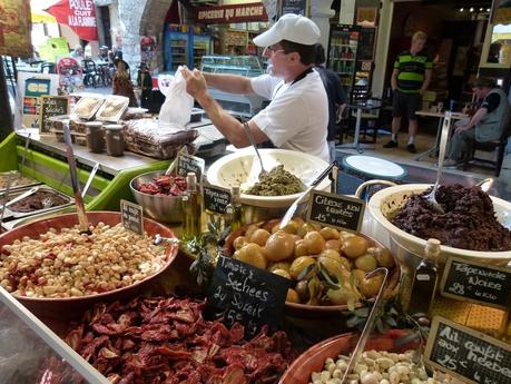 Las 7 cosas imprescindibles que hacer en Antibes Calle Masséna, Antibes