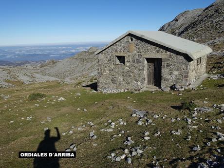 Vega Enol-Vegarredonda-Mirador de Ordiales-El Porru la Cueva Armada-El Jayáu