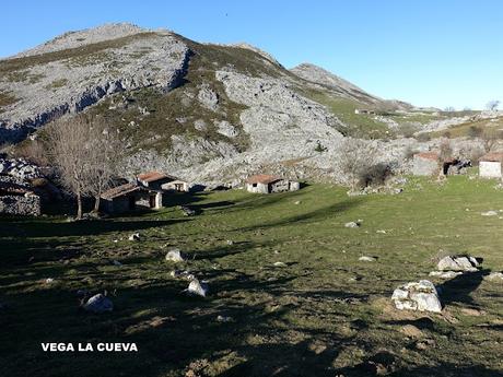 Vega Enol-Vegarredonda-Mirador de Ordiales-El Porru la Cueva Armada-El Jayáu