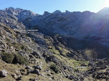 Vega Enol-Vegarredonda-Mirador de Ordiales-El Porru la Cueva Armada-El Jayáu