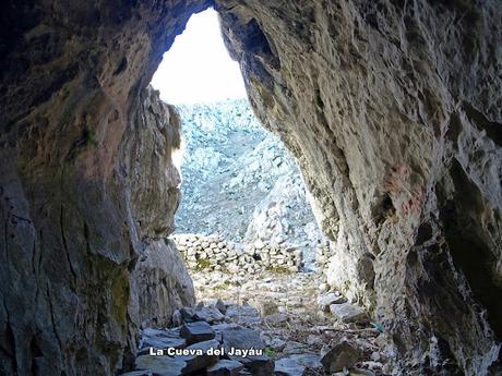Vega Enol-Vegarredonda-Mirador de Ordiales-El Porru la Cueva Armada-El Jayáu