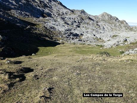 Vega Enol-Vegarredonda-Mirador de Ordiales-El Porru la Cueva Armada-El Jayáu