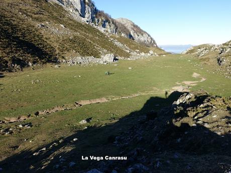Vega Enol-Vegarredonda-Mirador de Ordiales-El Porru la Cueva Armada-El Jayáu