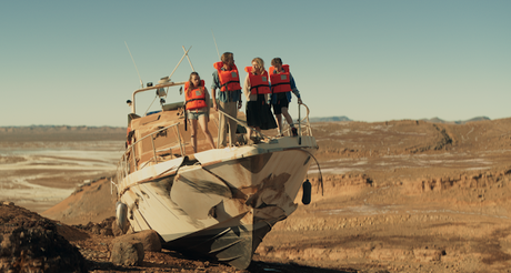 MODALTERNA. Cinema 33mm. “Sobreviviendo”: viaje apocalíptico en medio del océano