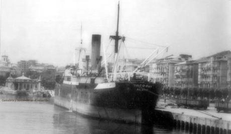 El Socogui, atracado en el Muelle de Calderón El Socogui, atracado en el Muelle de Calderón