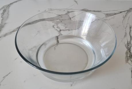 Pizza de pera queso gorgonzola jamón serrano y nueces con un toque de miel Pizza de pera queso gorgonzola jamón serrano y nueces con un toque de miel