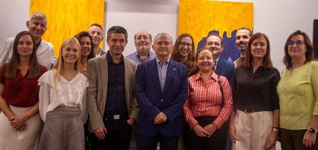 ¿Por qué hay que rescatar el Colegio de Médicos de Madrid?      Why must the Madrid Medical College be rescued?     为什么要拯救马德里医学院？