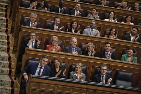 PP avala el discurso «moderado» de Vox en violencia machista y consejera le afea ser su «rehén y terraplanista»